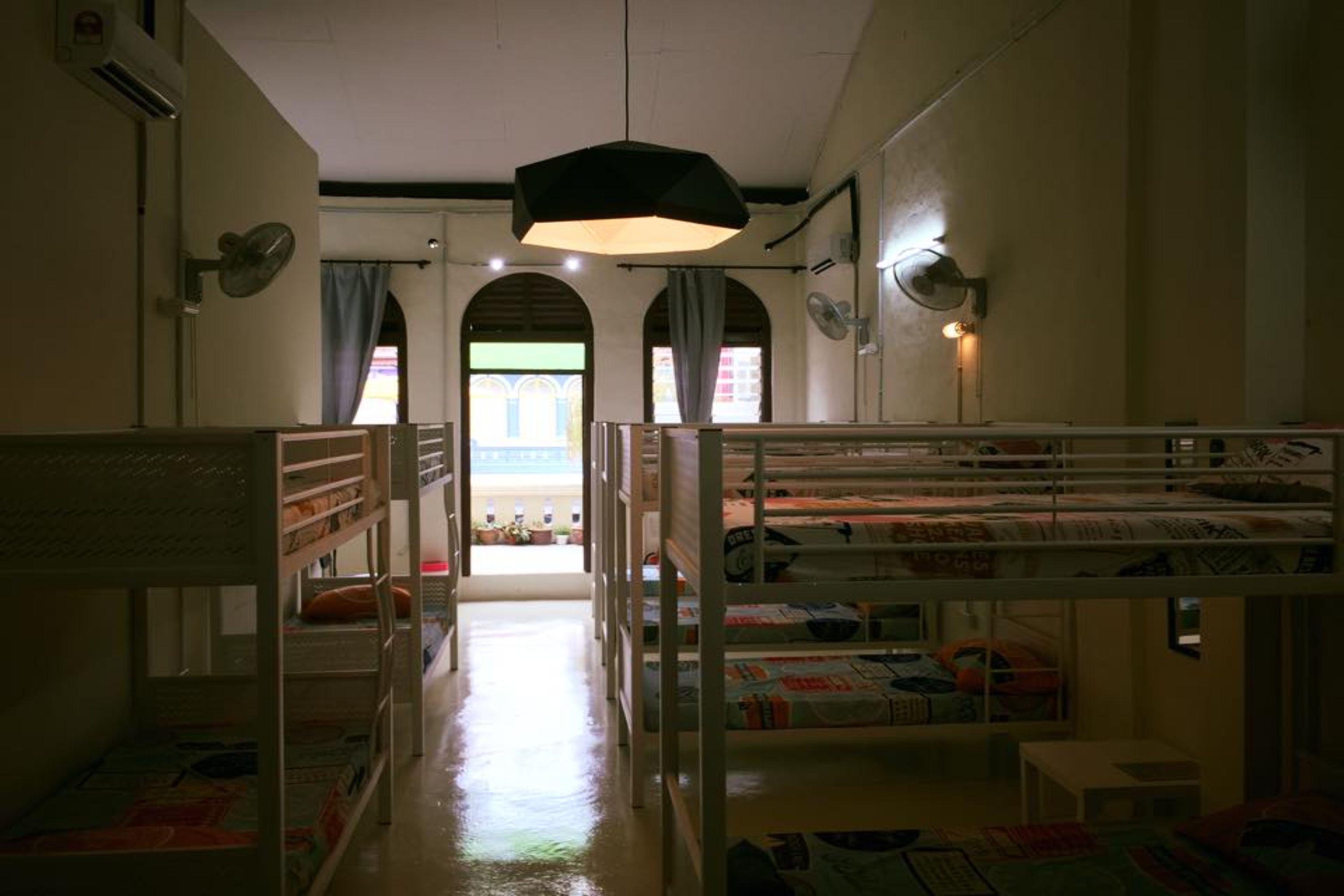 Vloft Backpackers Hostel Ипох Екстериор снимка