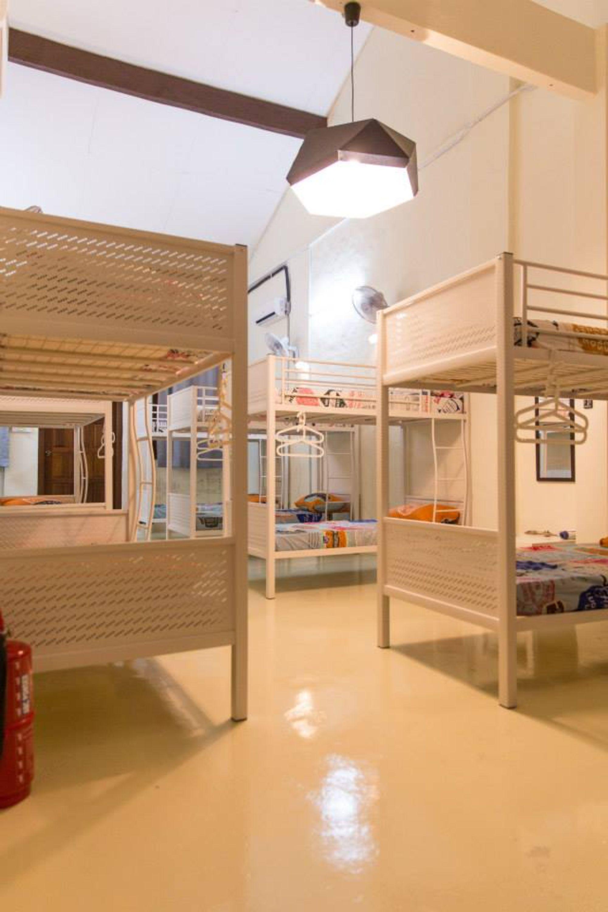 Vloft Backpackers Hostel Ипох Екстериор снимка